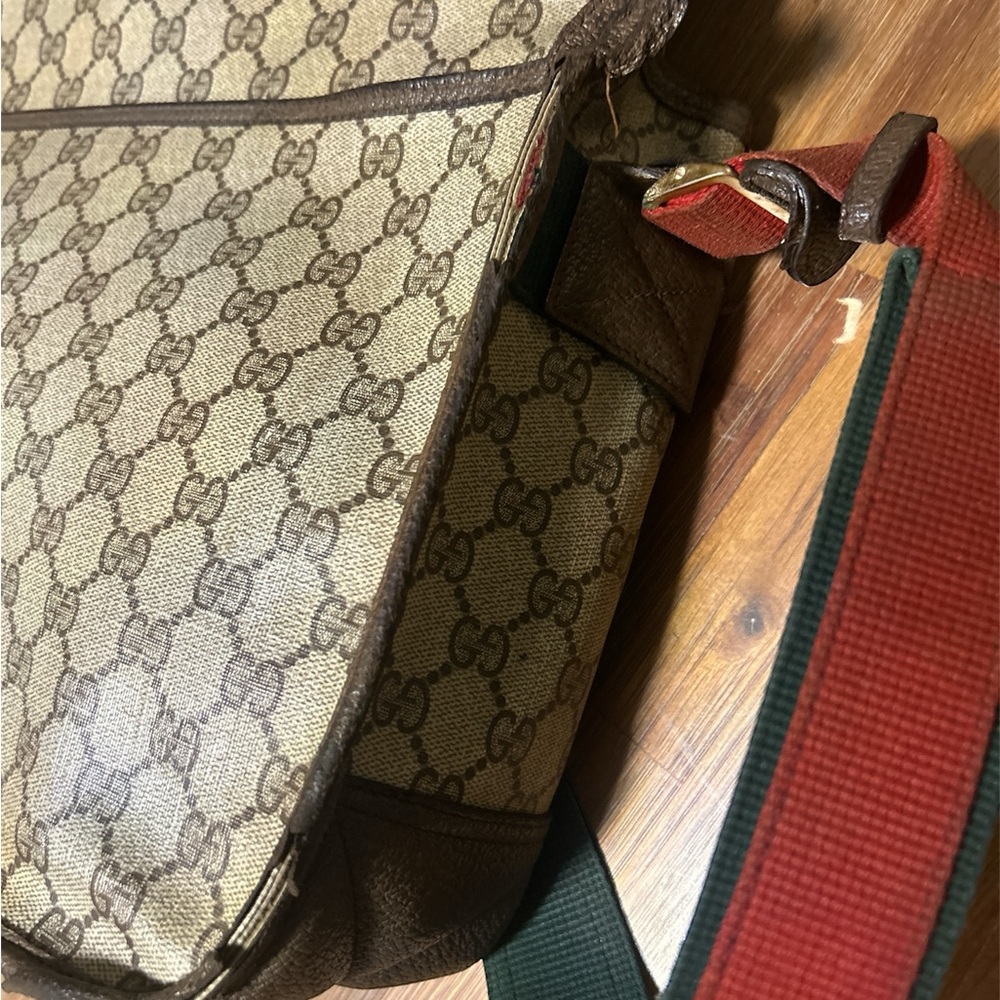 Gucci - Picture 3 of 9